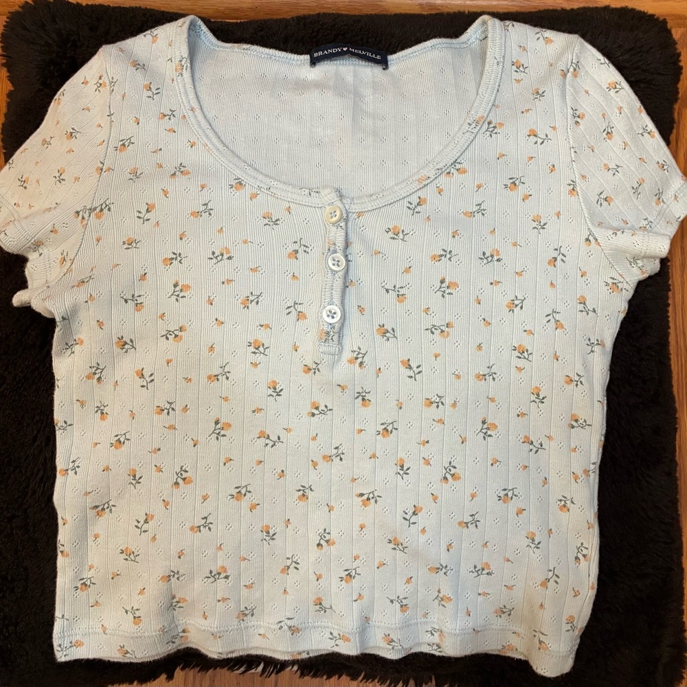 Brandy Melville Floral Pointelle Henley Top One Size Fitted Cropped Tee